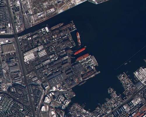 资源三号(ZY3)卫星拍摄的港口码头卫星图