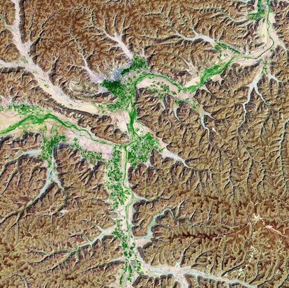 Landsat7卫星拍摄的丘陵卫星图