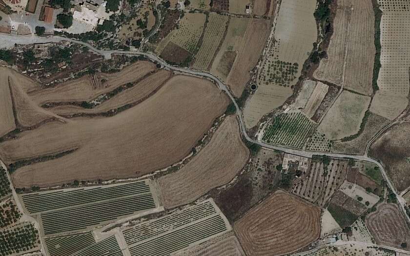 WorldView2卫星拍摄的农田卫星图，农田形状和大小清晰可见