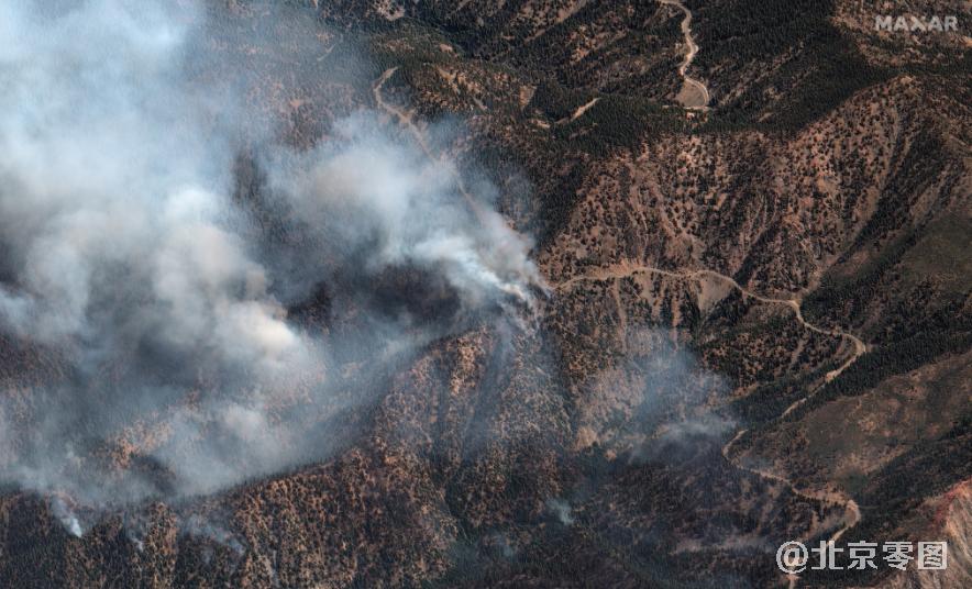 Maxar卫星图像下的洛杉矶东北部森林大火