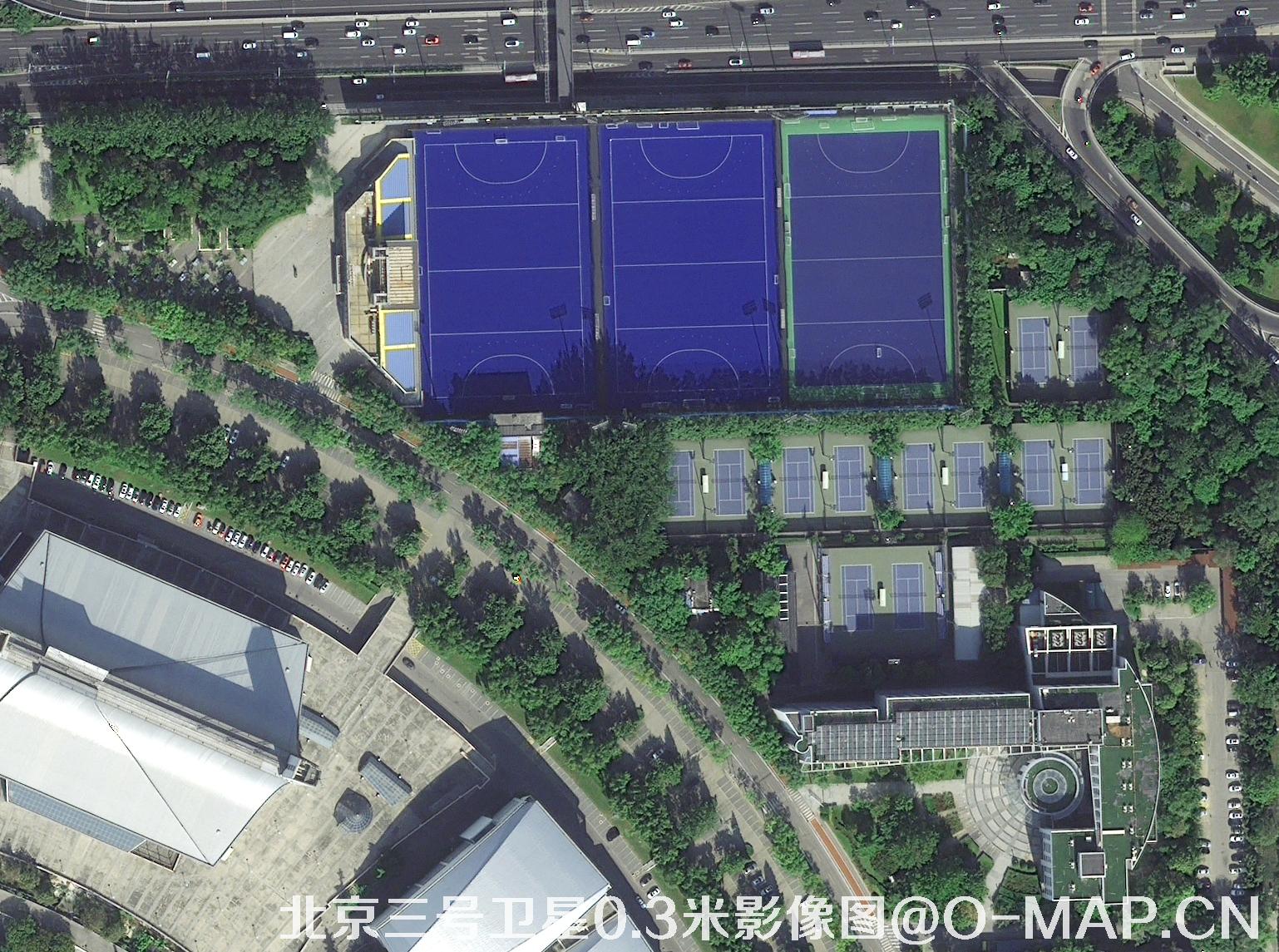 北京三号卫星拍摄的排球场和羽毛球场0.3米卫星地图
