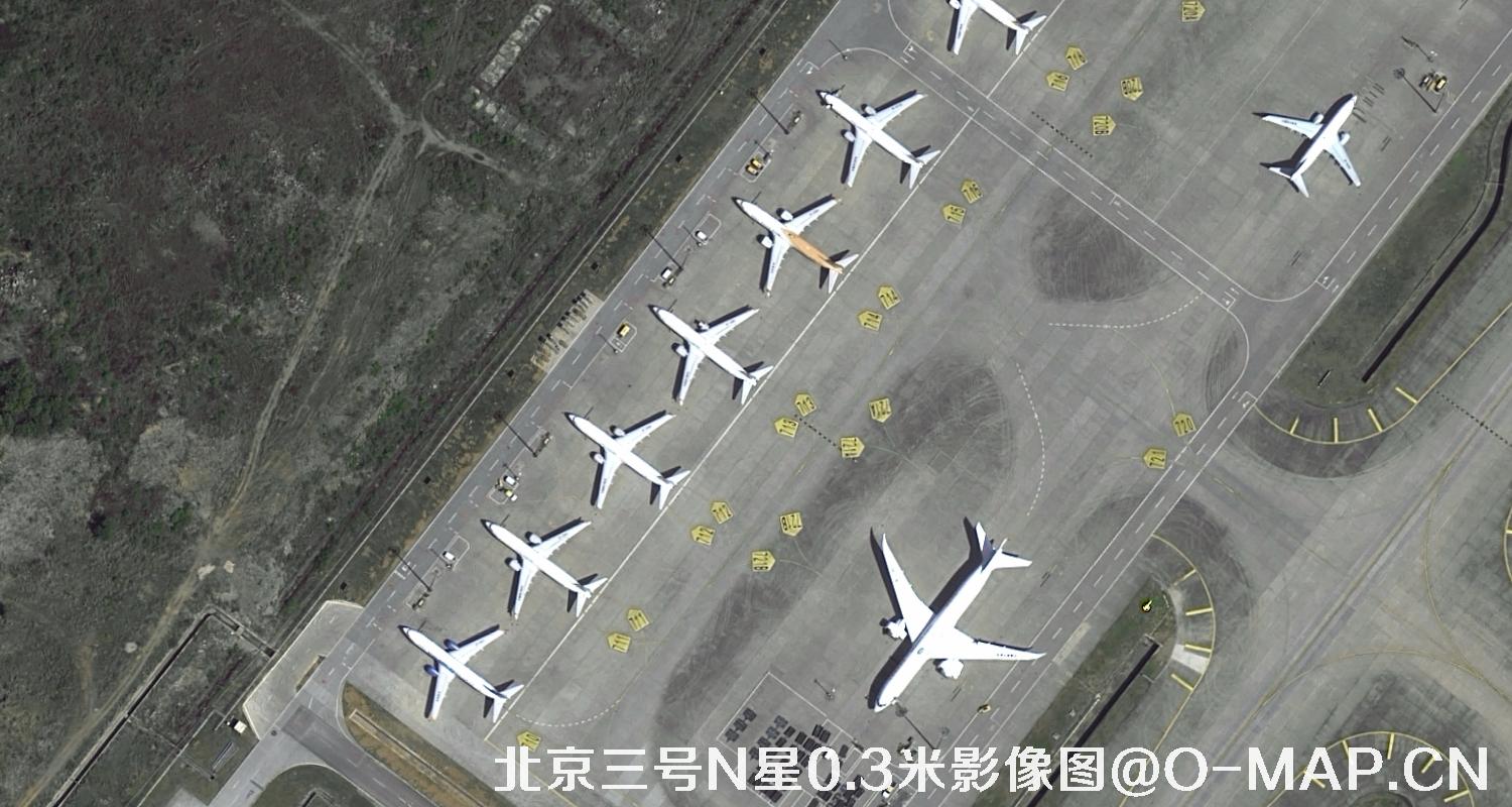 北京三号N星拍摄的贵阳长水机场0.3米影像图