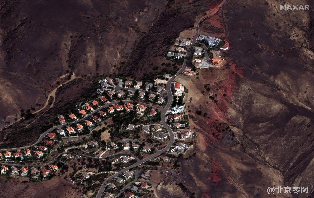 美国南加州的蓝岭和西尔维拉多野火卫星图卫星影像图