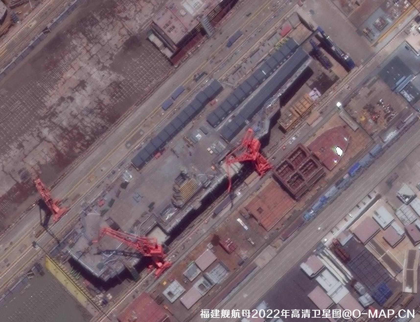 谷歌卫星地图上的福建舰航母高清卫星图片