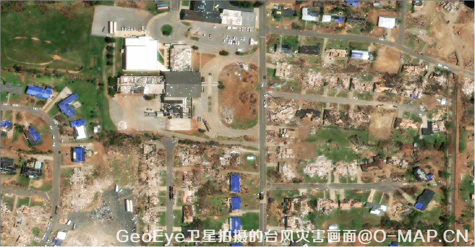 GeoEye卫星拍摄的2011年美国乔普林市龙卷风灾害画面