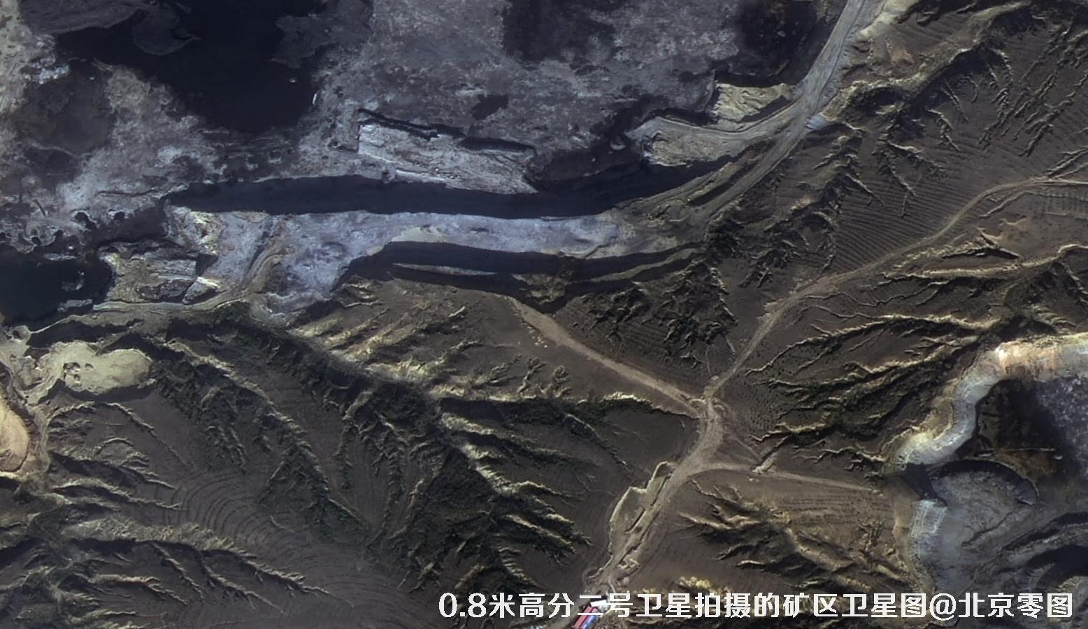 0.8米高分二号卫星拍摄的鄂尔多斯矿区卫星图