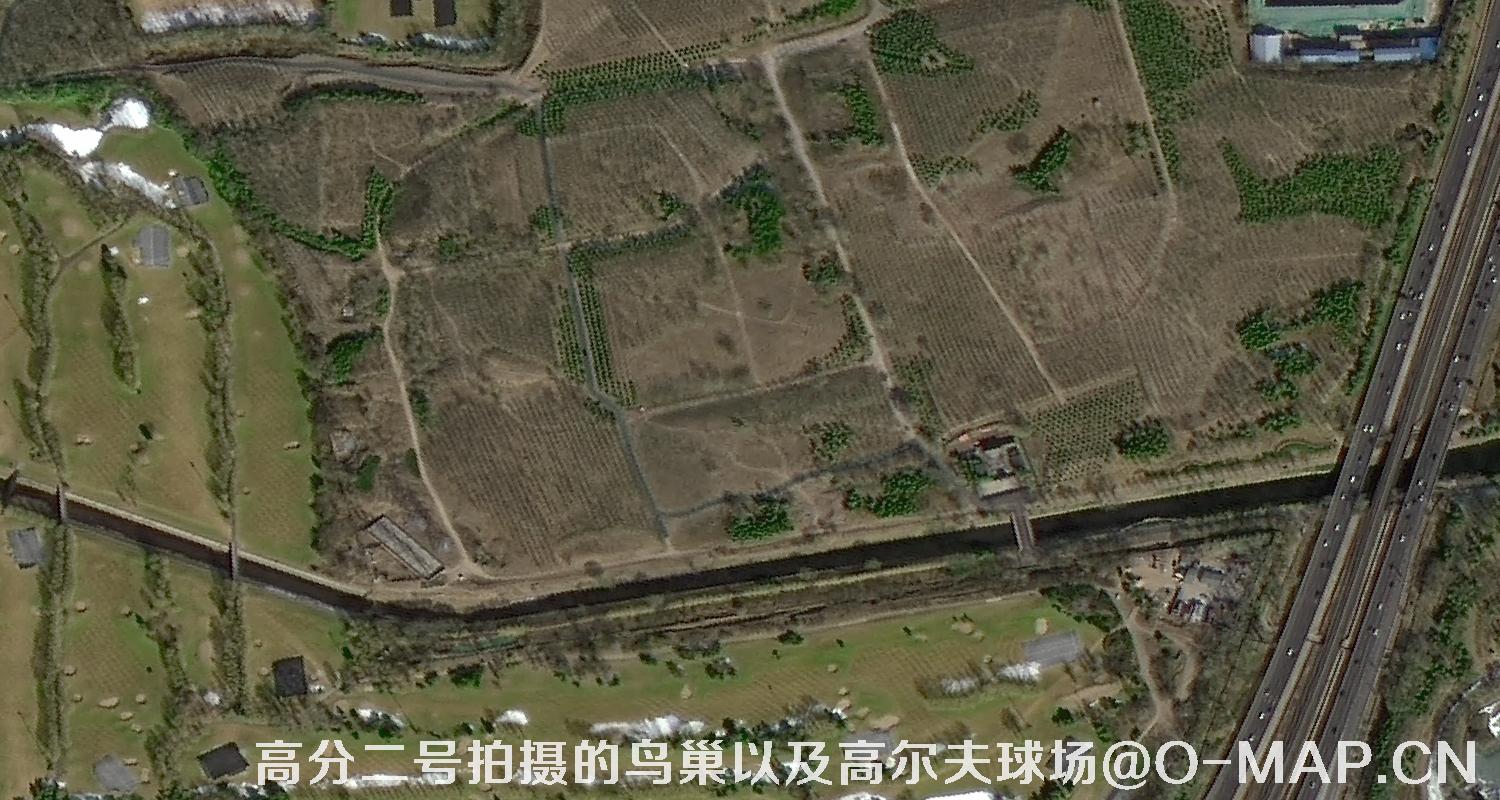 高分二号卫星拍摄的北京鸟巢体育馆以及北五环高尔夫球场