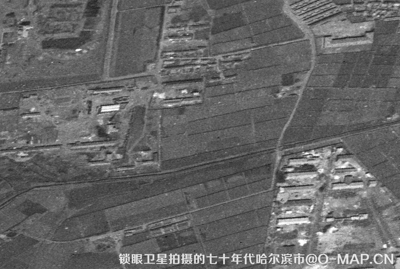 锁眼卫星拍摄的哈尔滨七十年代高清黑白卫星影像图