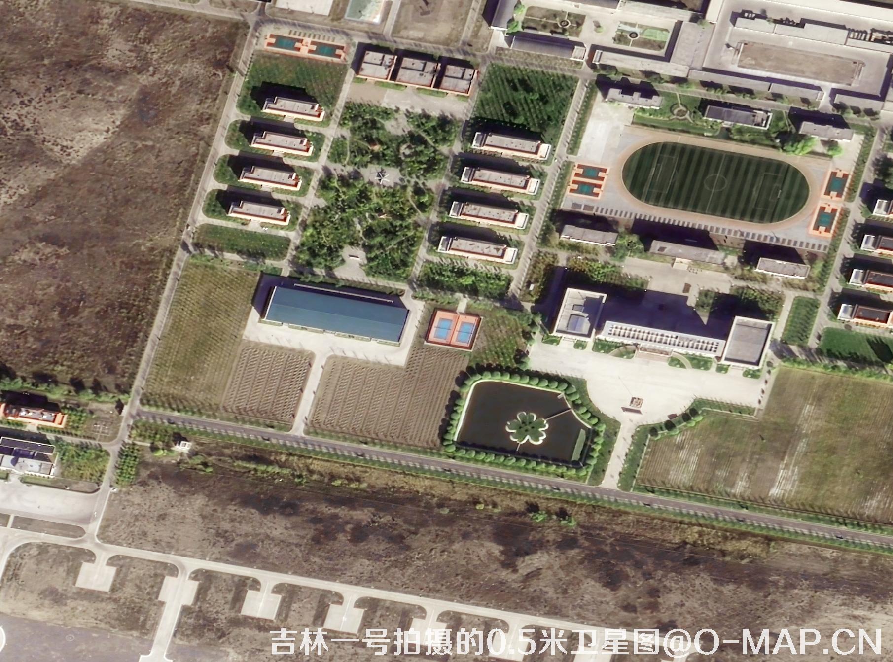 吉林一号拍摄的0.5米学校写字楼卫星图
