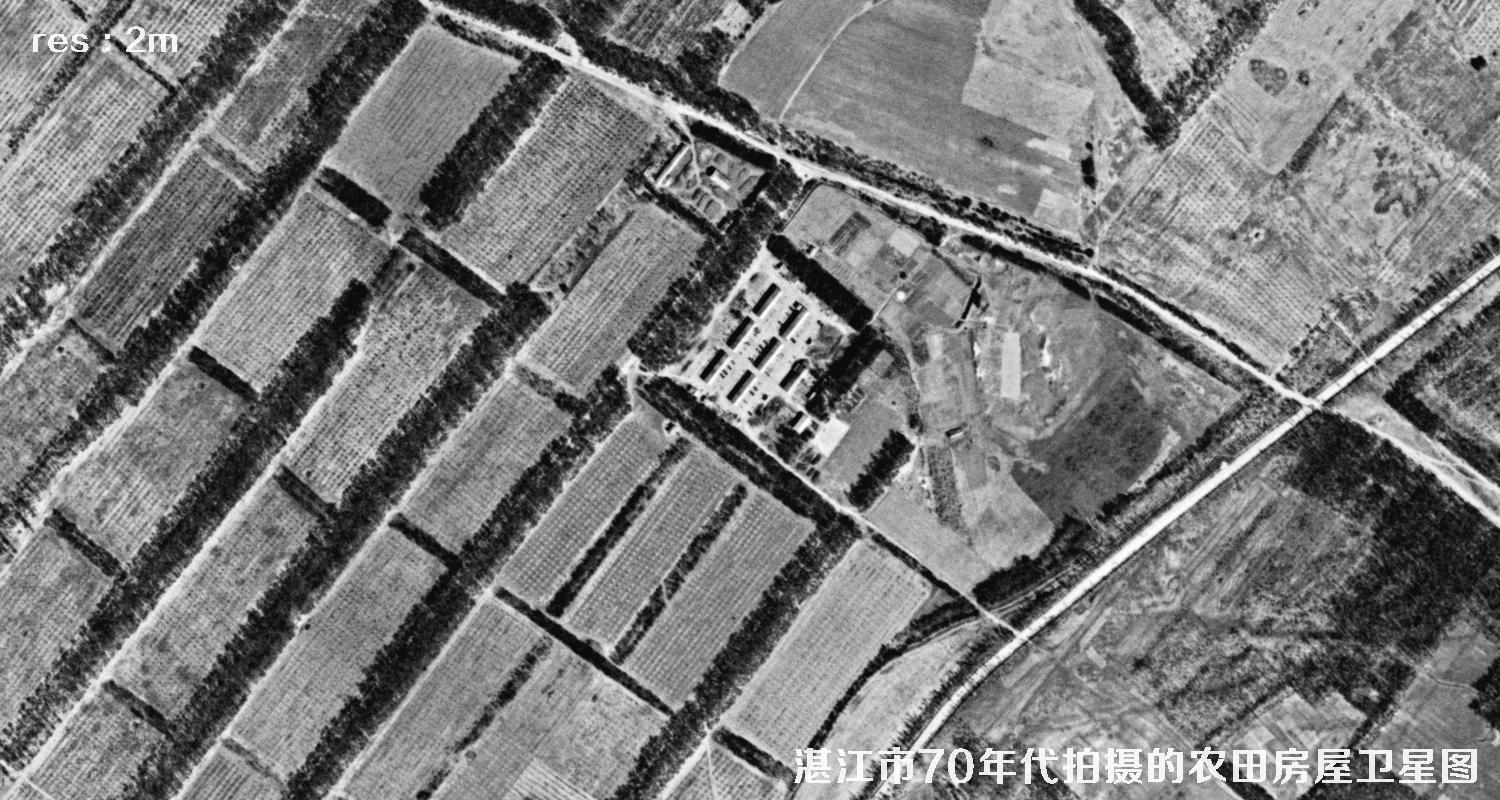 美国侦察卫星在70年代拍摄的湛江市房屋农田高清历史卫星图片