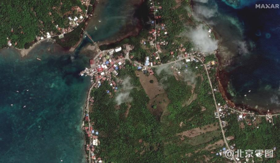 飓风lota登陆小岛前卫星图