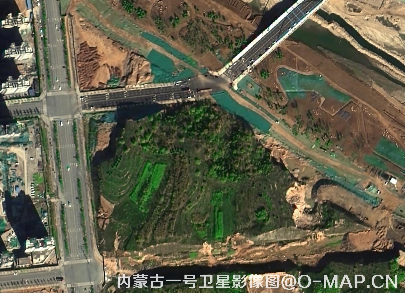 内蒙古一号卫星拍摄的0.5米河道桥梁影像图