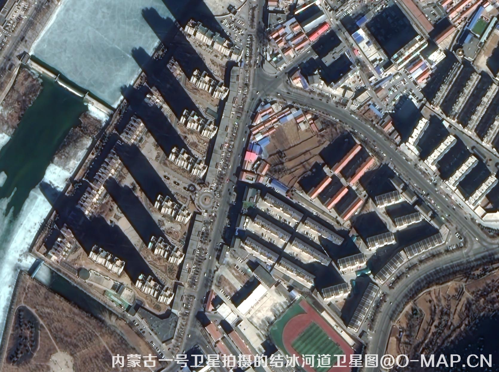 内蒙古一号卫星拍摄的结冰河道影像图