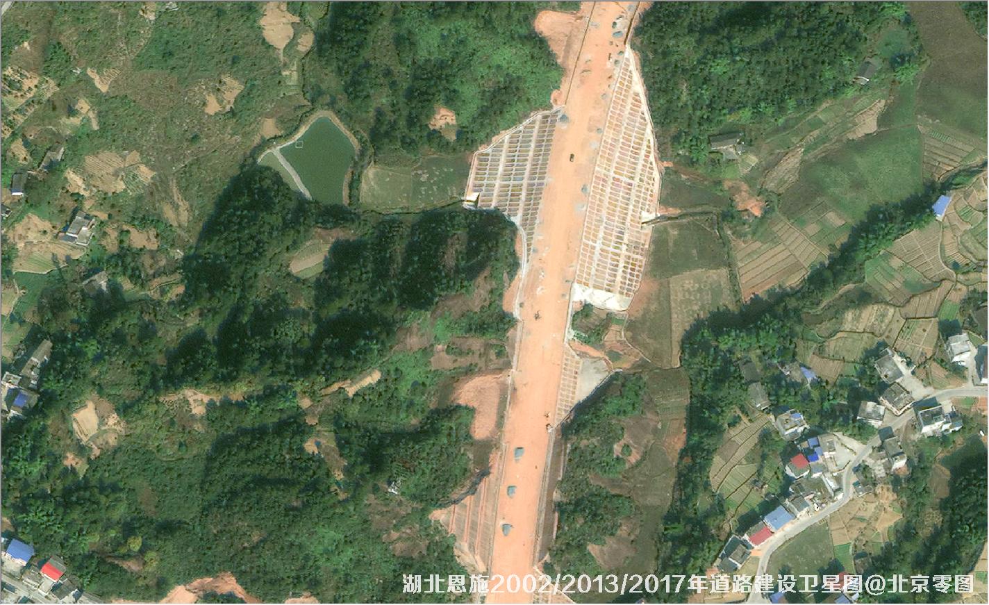 点击查看大图 湖北恩施道路建设变化卫星图