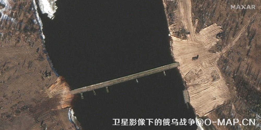 Maxar卫星拍摄的俄乌战争中新修建的桥梁影像图