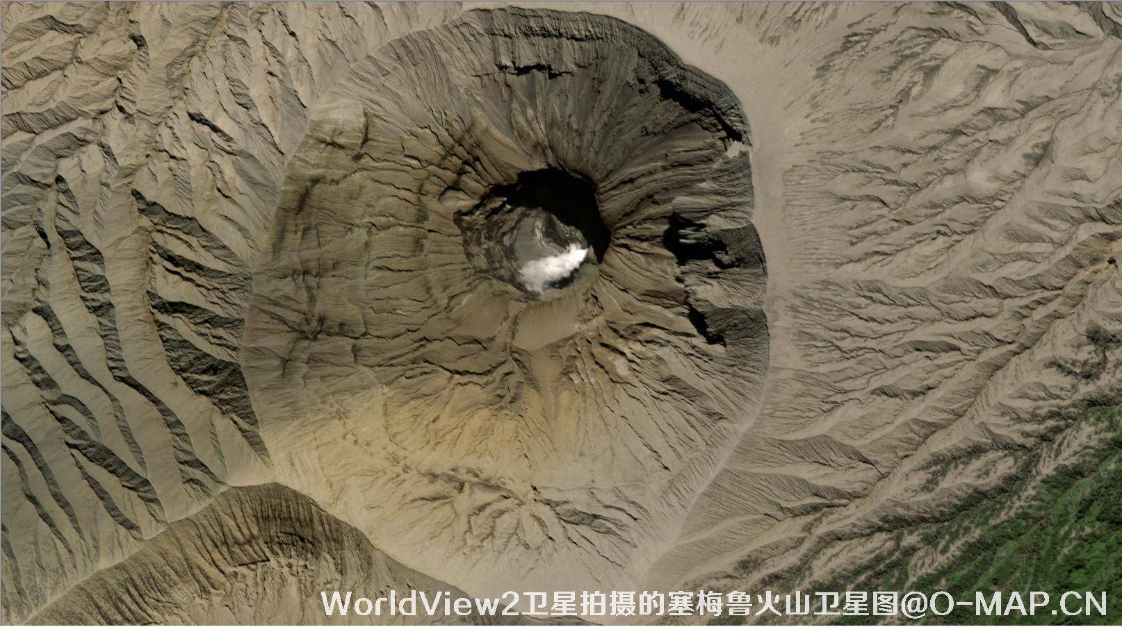  WorldView2卫星2019年拍摄的塞梅鲁火山卫星图