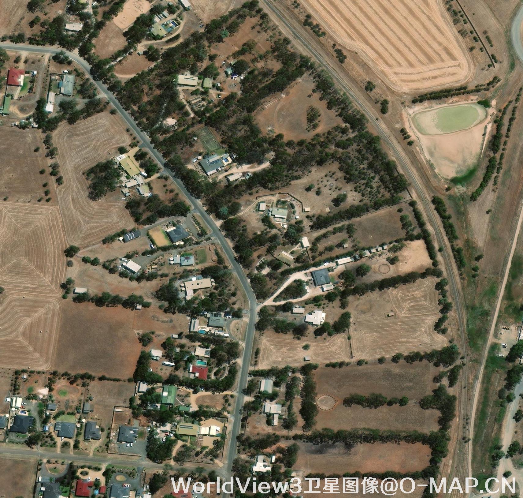 WorldView3卫星拍摄的城镇影像图