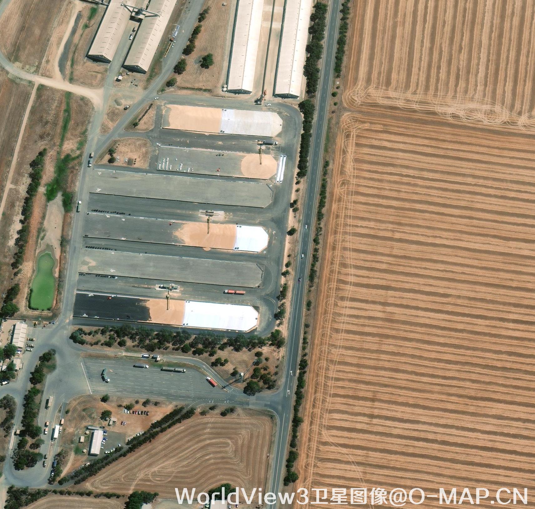 WorldView3卫星拍摄的城镇影像图