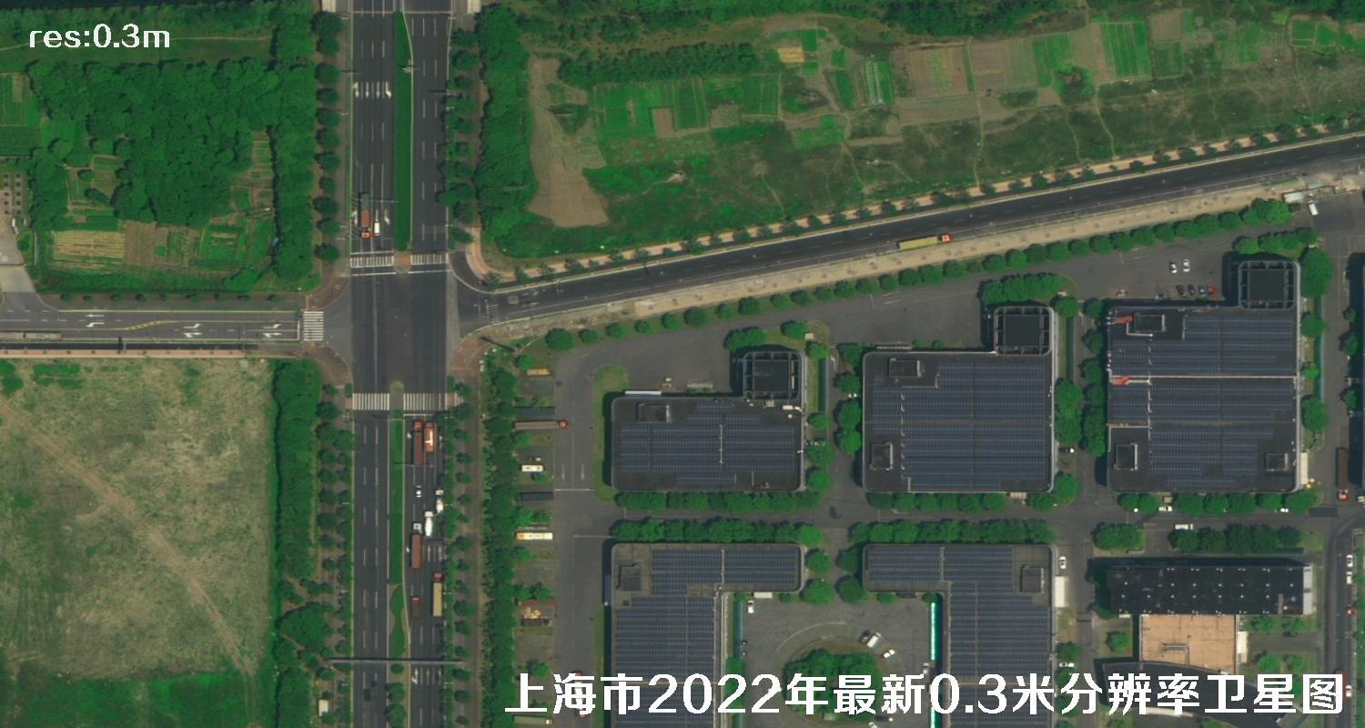 0.3米卫星拍摄的上海工业园区及周边住宅和空载的大卡车