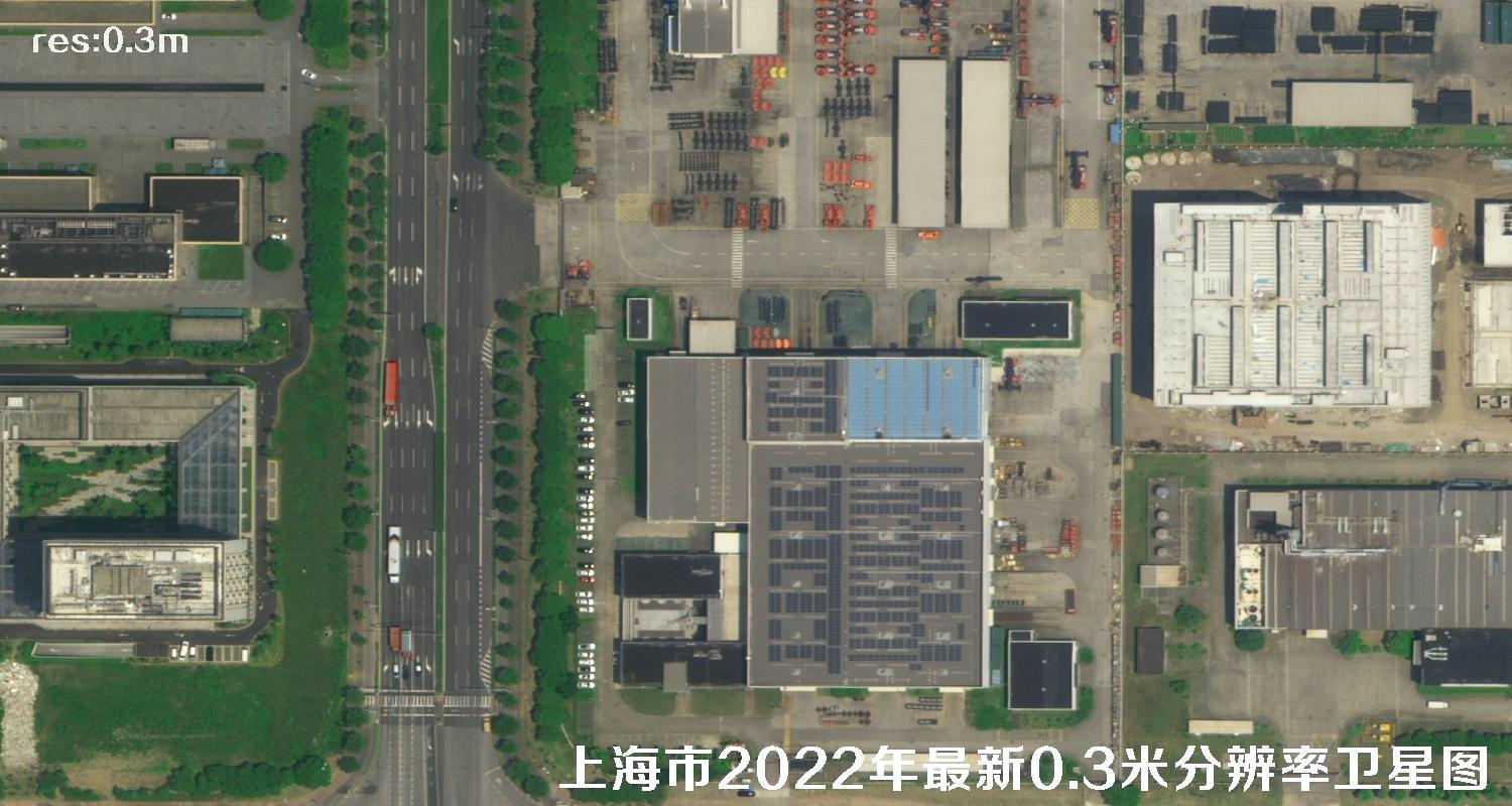0.3米卫星拍摄的上海工业园区及周边住宅和空载的大卡车