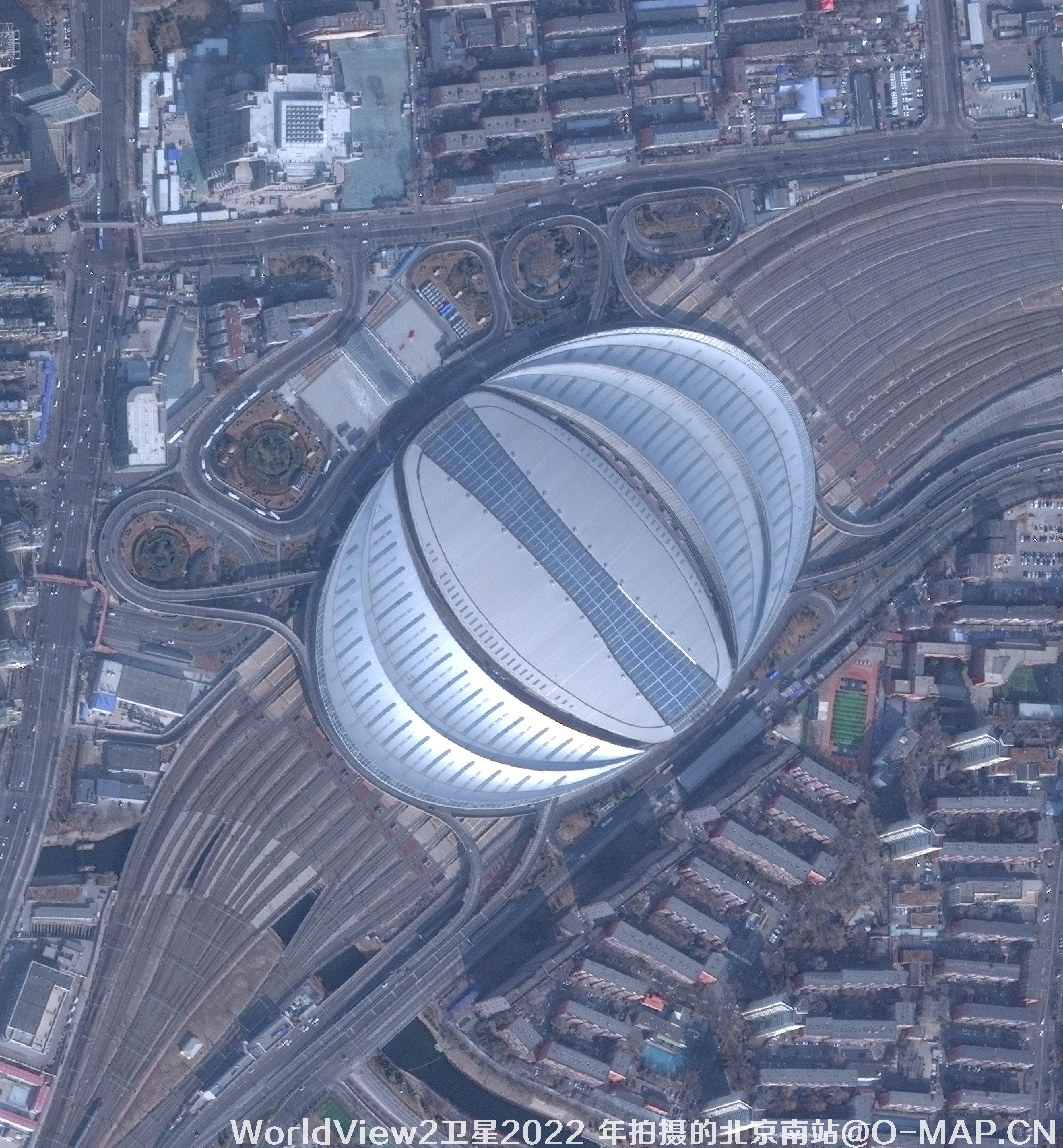 WorldView2卫星2022 年拍摄的北京南站卫星图片