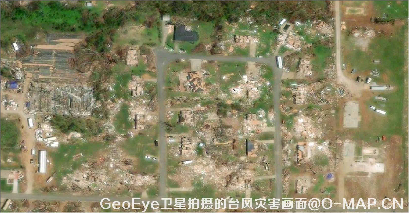 GeoEye卫星拍摄的2011年美国乔普林市龙卷风灾害画面