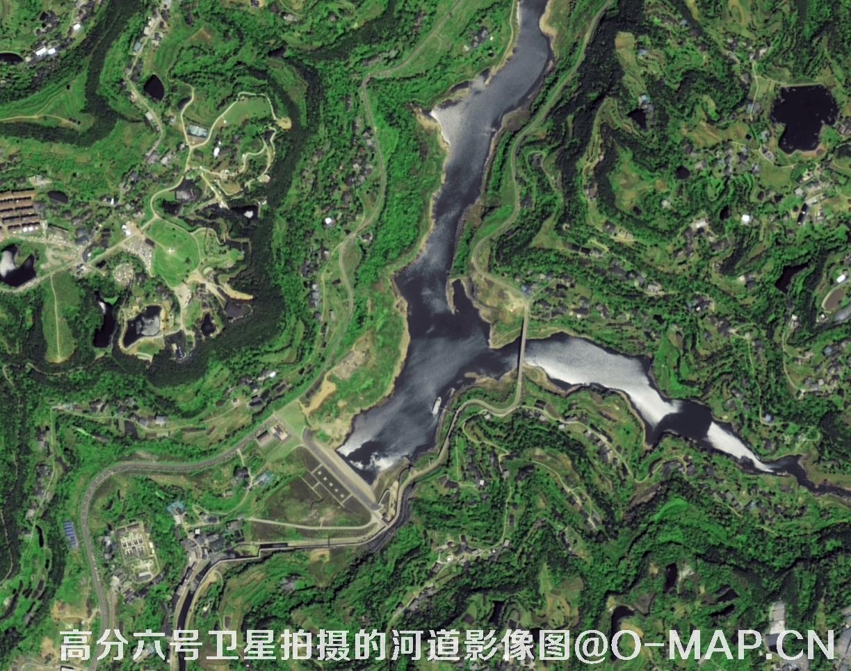 高分六号卫星拍摄的河道2米分辨率影像图
