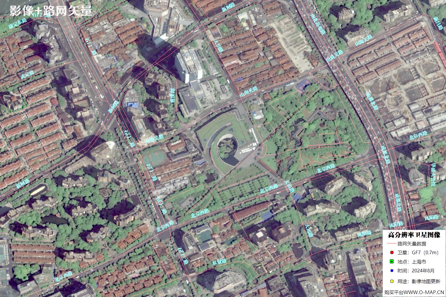 上海市路网数据和上海市2024年卫星图像叠加展示