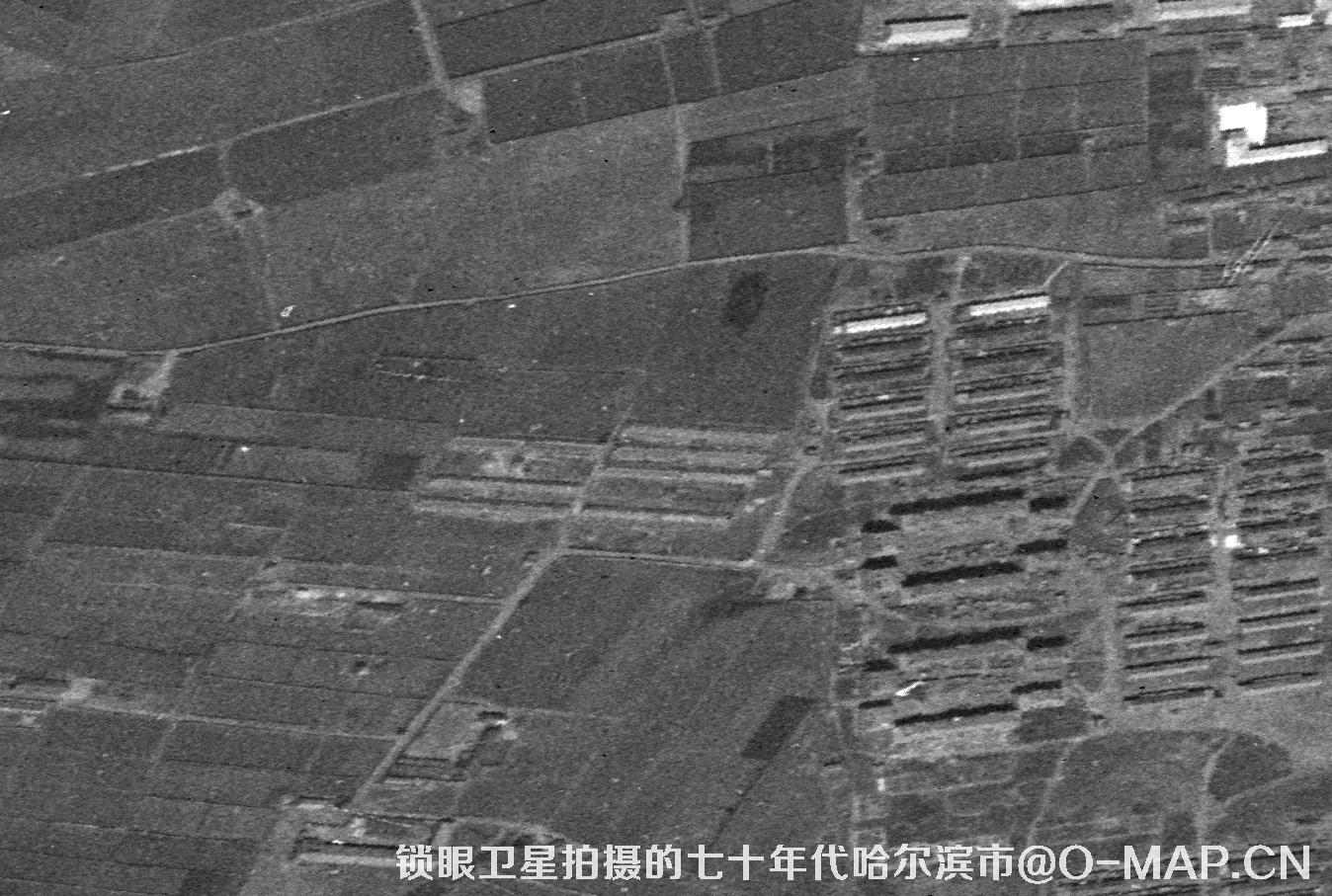 锁眼卫星拍摄的哈尔滨七十年代高清黑白卫星影像图