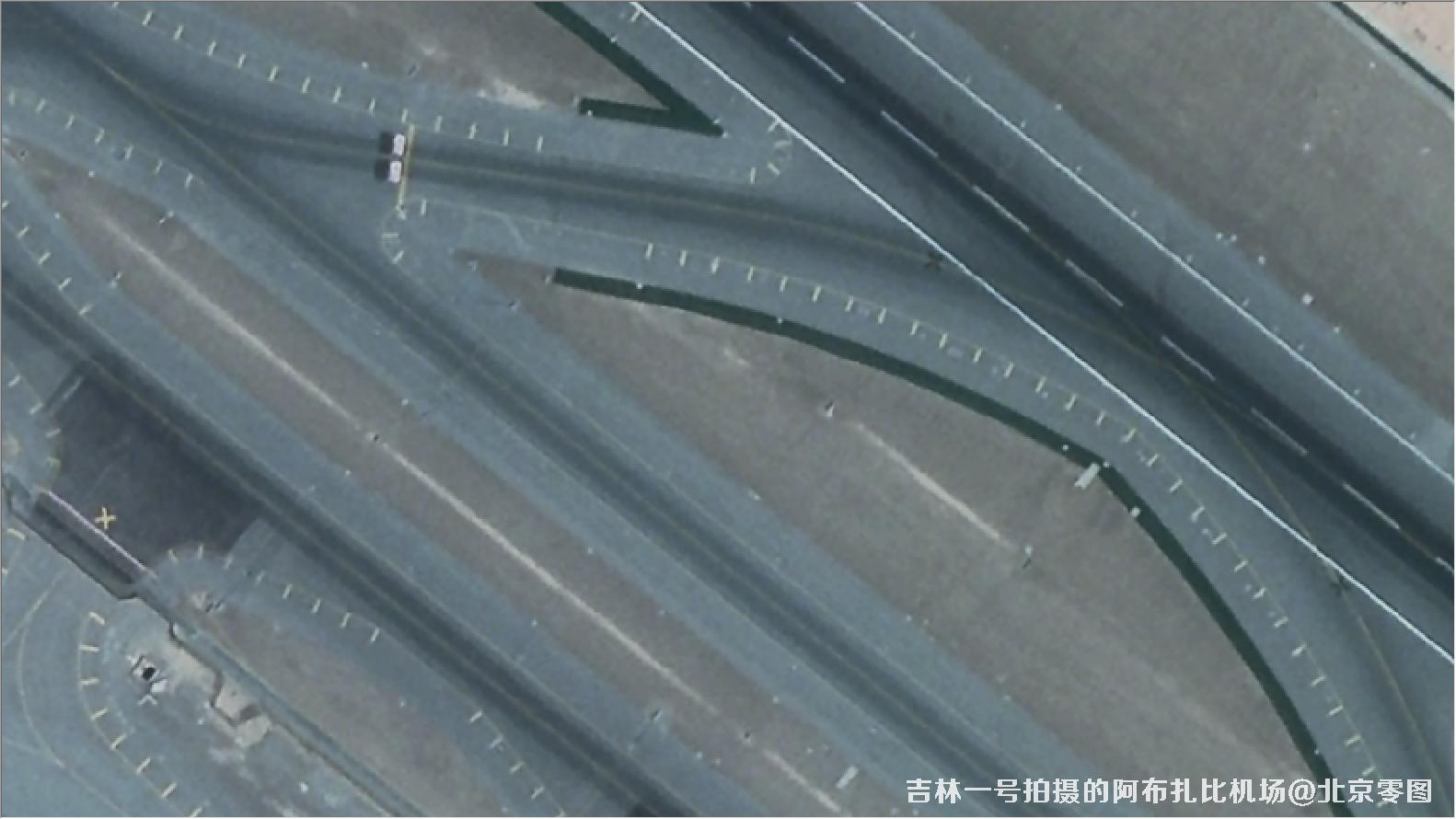 吉林一号02A卫星拍摄的阿布扎比机场卫星图