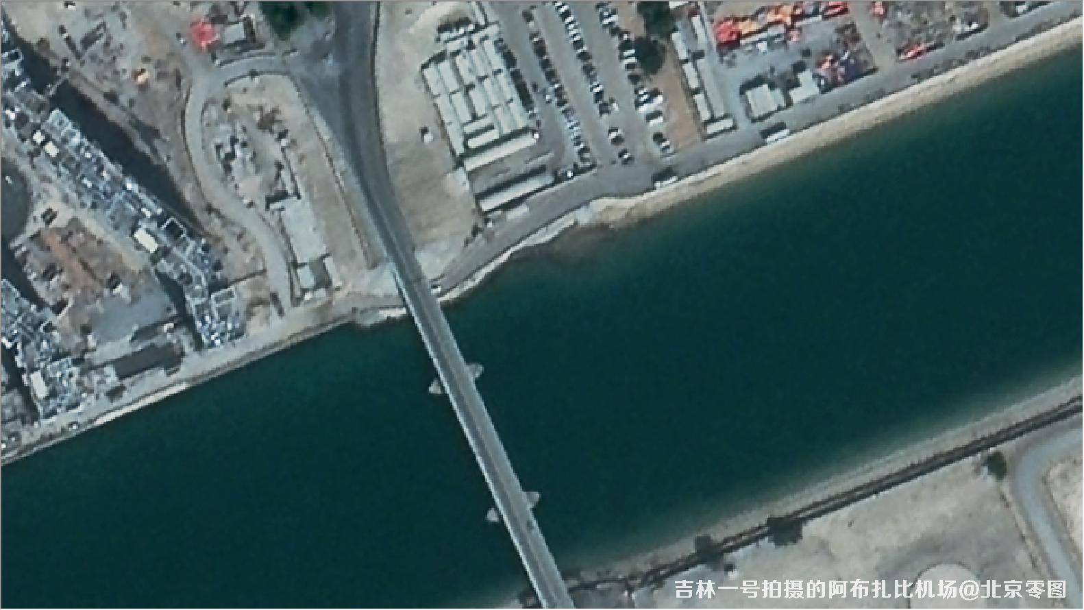 吉林一号02A卫星拍摄的阿布扎比机场卫星图