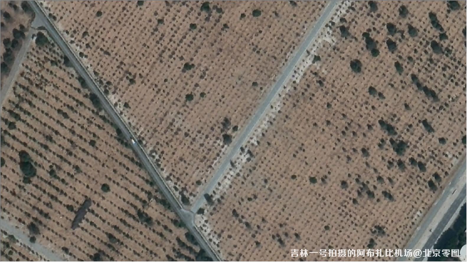 吉林一号02A卫星拍摄的阿布扎比机场卫星图