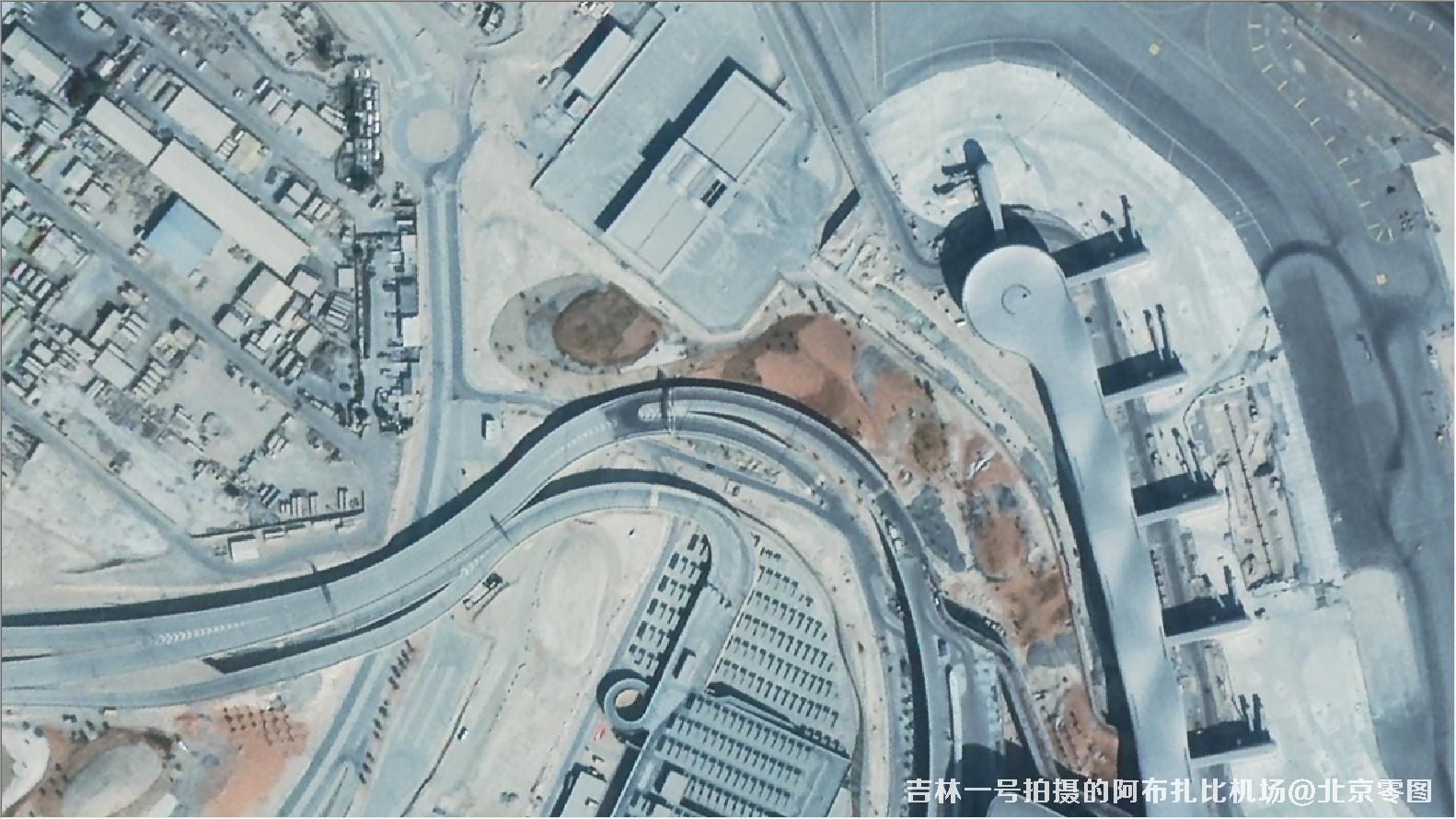 吉林一号02A卫星拍摄的阿布扎比机场卫星图