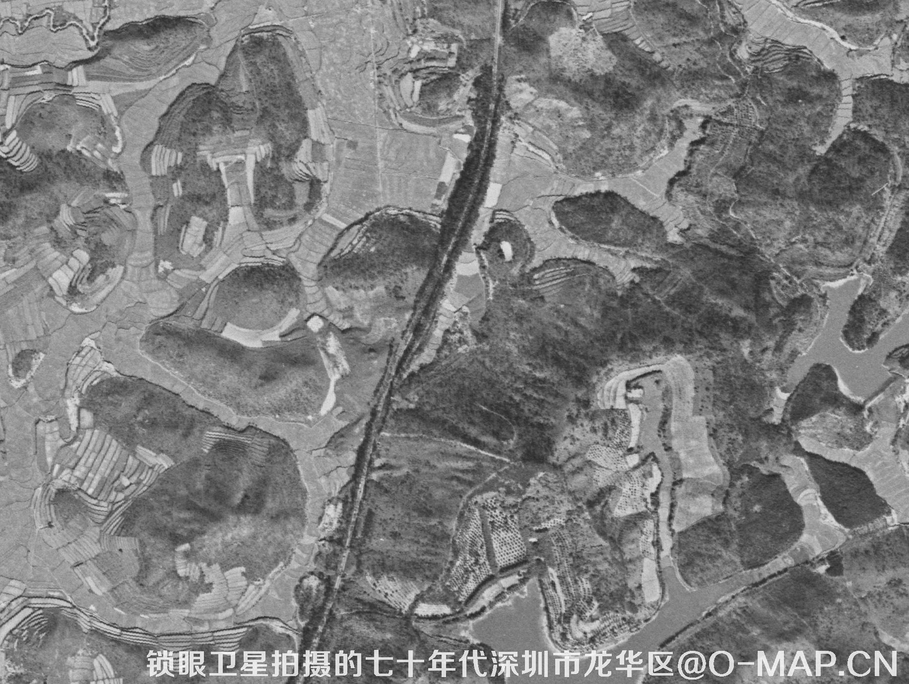 锁眼卫星拍摄的七十年代深圳市龙华区历史卫星图
