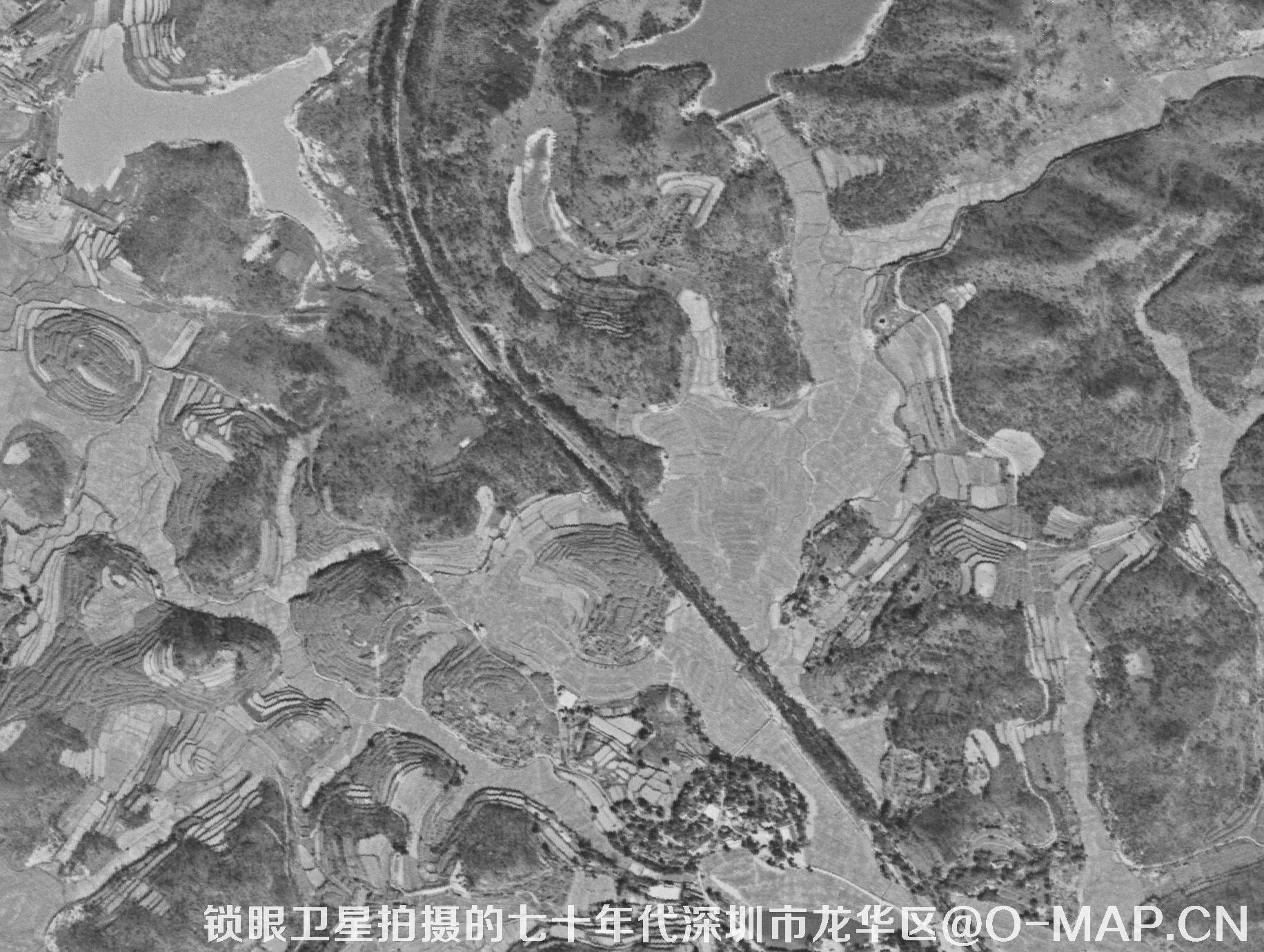 锁眼卫星拍摄的七十年代深圳市龙华区历史卫星图