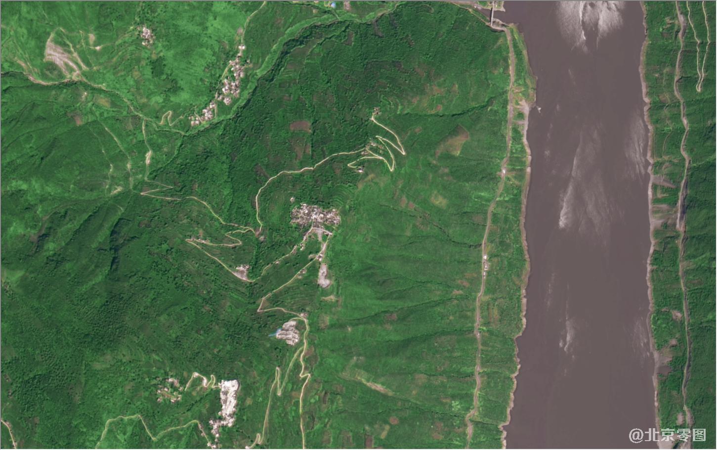 四川省雷波县最新2米卫星图
