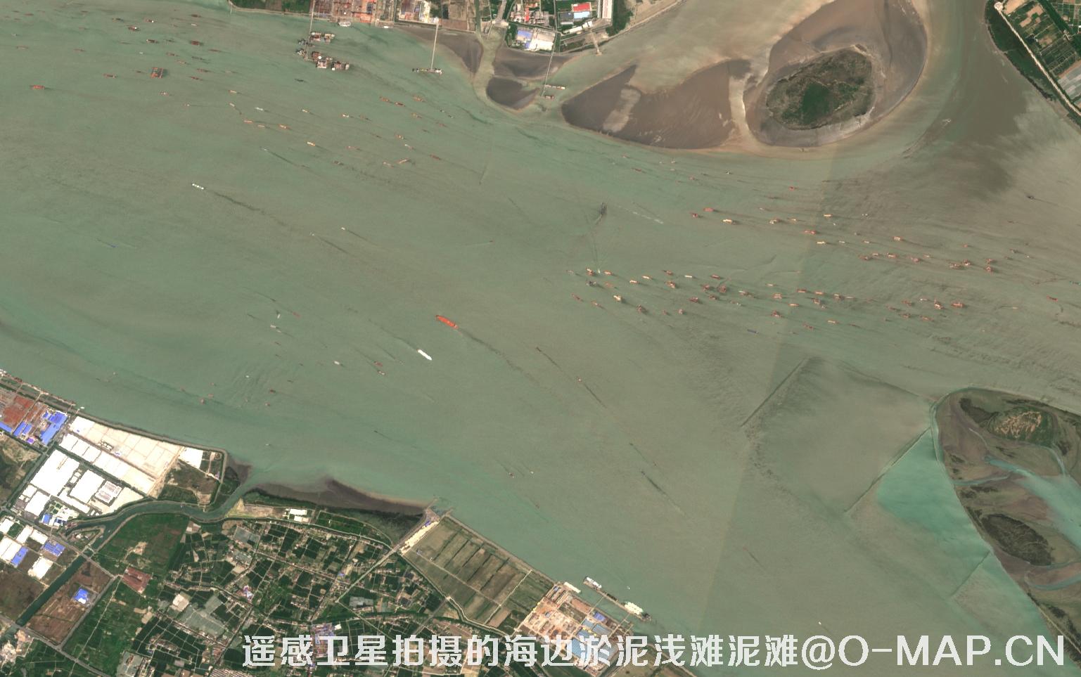 遥感卫星拍摄的海边淤泥浅滩泥滩卫星图