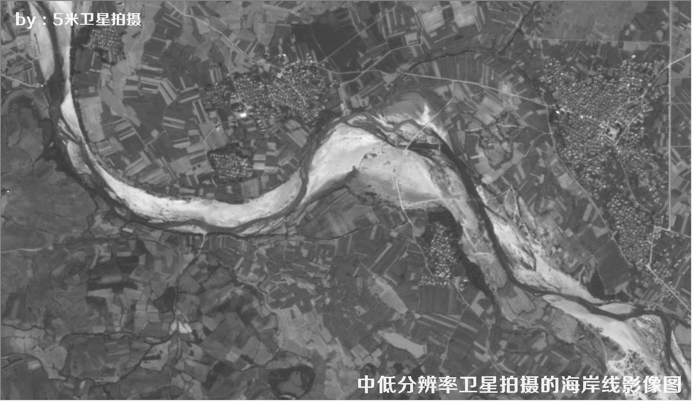 中低分辨率卫星拍摄的海南省某段海岸线黑白卫星影像