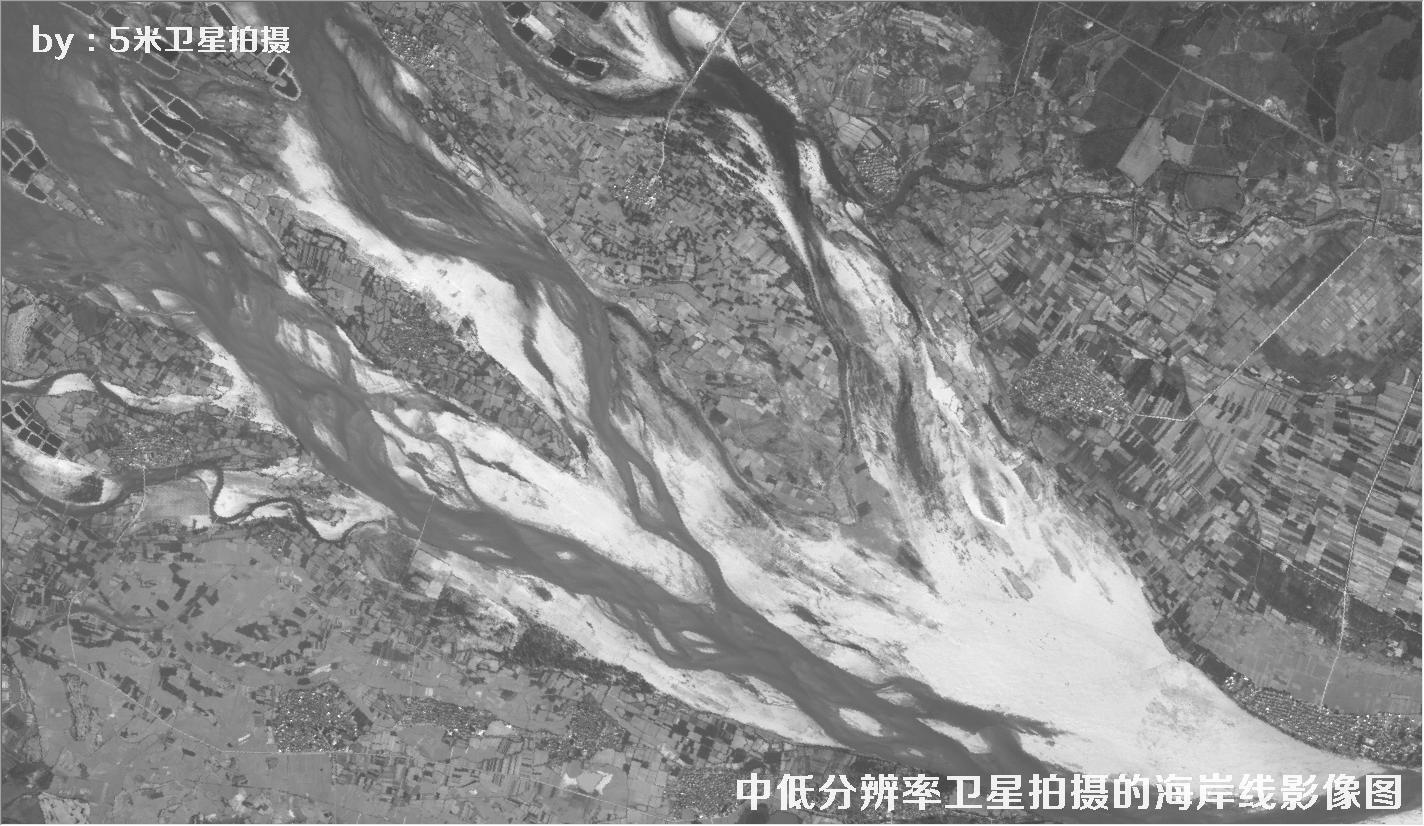 中低分辨率卫星拍摄的海南省某段海岸线黑白卫星影像