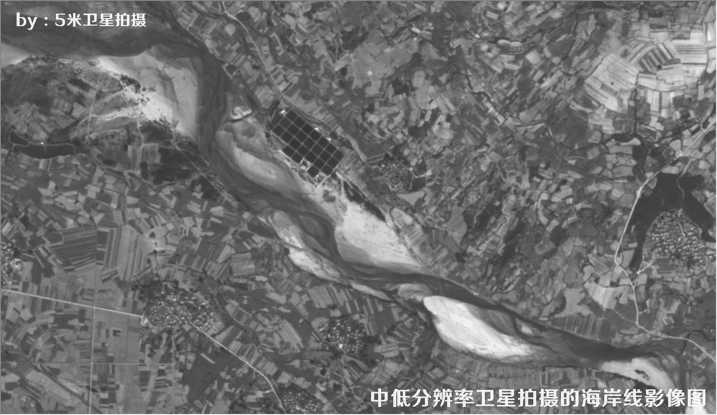 中低分辨率卫星拍摄的海南省某段海岸线黑白卫星影像