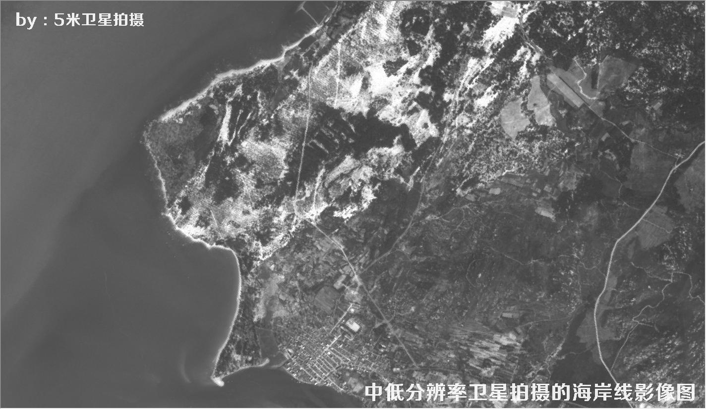 中低分辨率卫星拍摄的海南省某段海岸线黑白卫星影像