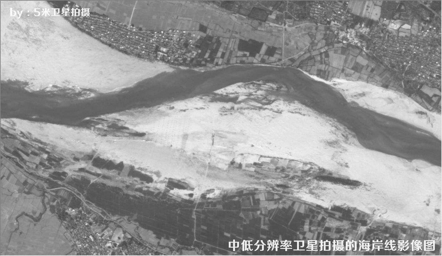 中低分辨率卫星拍摄的海南省某段海岸线黑白卫星影像