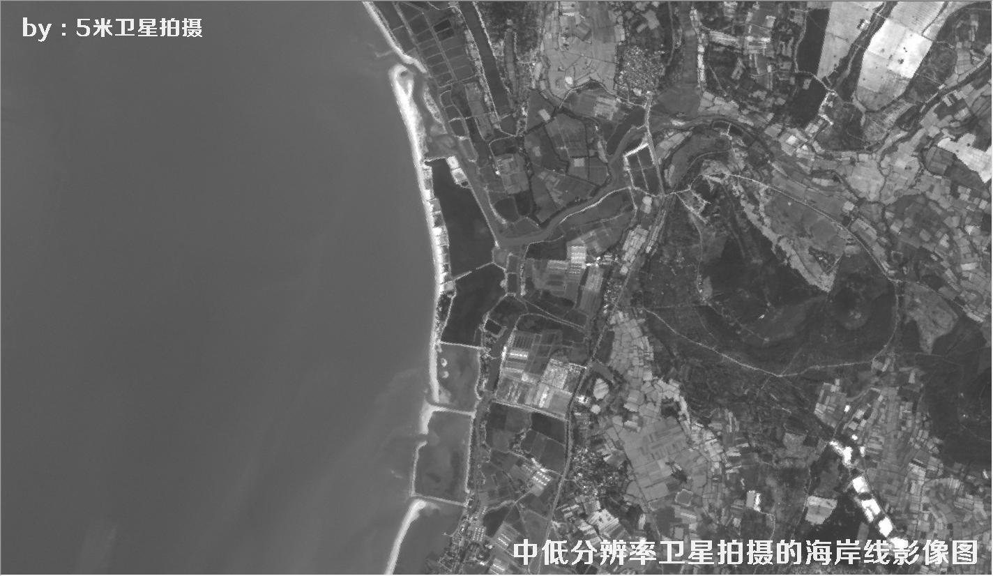 中低分辨率卫星拍摄的海南省某段海岸线黑白卫星影像