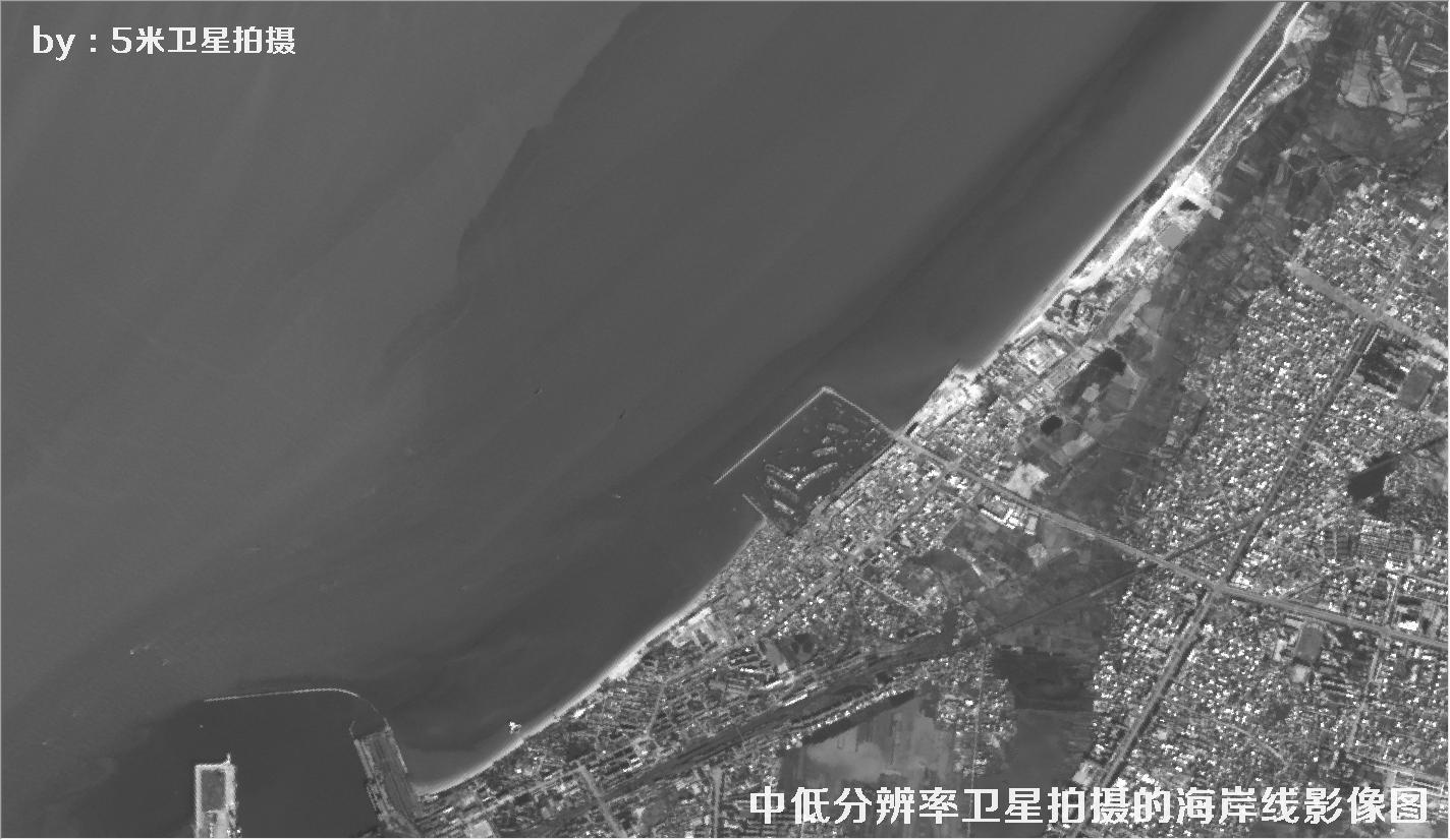 中低分辨率卫星拍摄的海南省某段海岸线黑白卫星影像