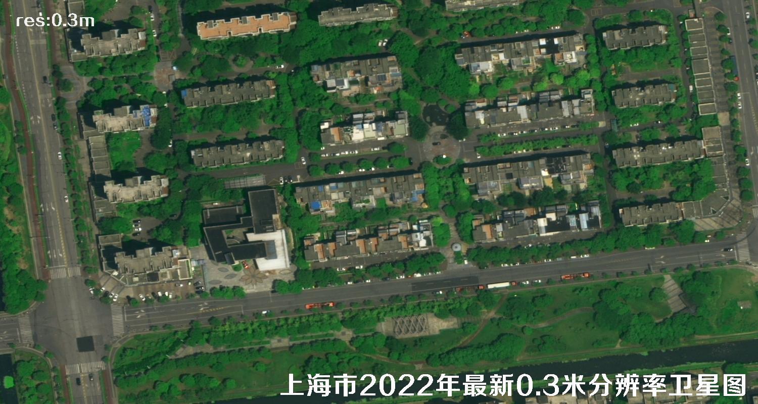 0.3米卫星拍摄的上海工业园区及周边住宅和空载的大卡车