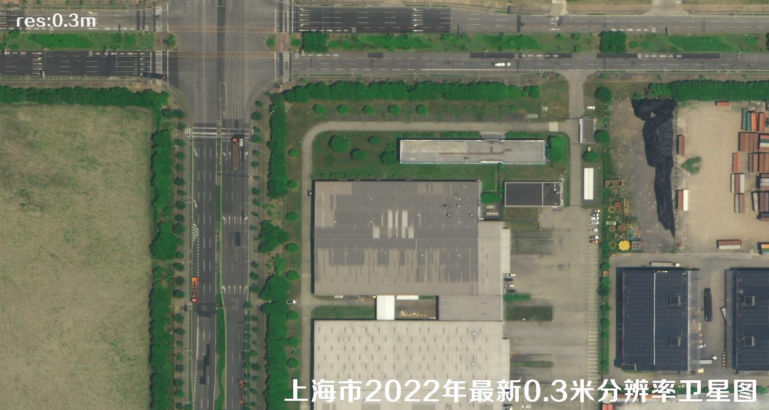 0.3米卫星拍摄的上海工业园区及周边住宅和空载的大卡车
